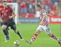  ??  ?? ESFUERZO ESTÉRIL. Modric fue el único que intentó tirar de Croacia.