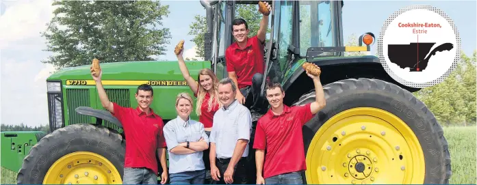  ?? Les membres de la famille Dionne de Cookshire sont fiers producteur­s de pommes de terre. Celles-ci sont devenues en quelque sorte leur marque de commerce. ??