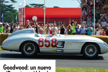  ??  ?? 1 JOYAS SOBRE RUEDAS (1) El público asistente a Goodwood paga una media de 100 euros diarios para acceder al recinto y ver pasar al legendario campeón argentino Juan Manuel Fangio. (2 y 3) Por la pista que pasa frente a la mansión principal también...