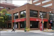  ?? MEDIANEWS GROUP FILE PHOTO ?? The Santander Bank branch, at 6th and Penn streets in Reading.