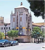  ??  ?? EL KRESS Building se vendió por $3 millones