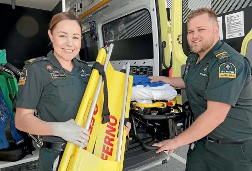  ?? JOHN HAWKINS/STUFF ?? Sam Mokomoko and Rowan Hook, of St John, are in training for the Australasi­an competitio­ns later this month.