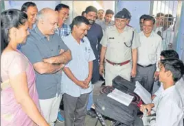  ?? MANOJ DHAKA/HT ?? Delhi chief minister Arvind Kejriwal (centre) and his deputy Manish Sisodia (2nd from left) interactin­g with students of a school at Bapoda village in Bhiwani district on Tuesday.