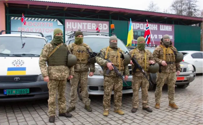  ?? BRODY KOMMUNE ?? Bilene ble godt tatt imot av det ukrainske militaeret.