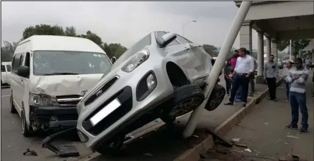  ?? ISITHOMBE NGABE: ARRIVE ALIVE ?? KUBIKWA ukuthi iTheku lihamba phambili ngokushaye­la kabi, okuyinto eholela ezingozini.