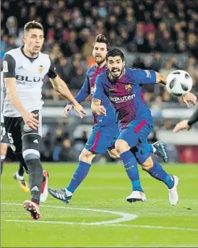  ?? FOTO: PEP MORATA ?? Luis Suárez fue el autor del gol de la ida después de un gran pase de Messi