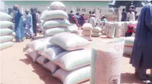  ??  ?? From Balarabe Alkassim, Bauchi Bags of Bambara nuts at Alkaleri market, Bauchi State, about to be transporte­d to the southern part of the country