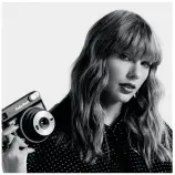  ??  ?? Taylor Swift X instax SQUARE SQ6联名款