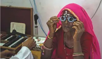  ?? REBECCA CONWAY AGENCE FRANCE-PRESSE ?? Dans certaines régions de l’Inde, ainsi qu’en Afrique subsaharie­nne et en Asie, l’accès aux soins des yeux est très limité.