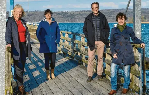  ?? Foto: Thorsten Jordan ?? Solveig Grundler, Sonja Maria Kröner, Sebastian Morgner und Cora Richardsen (von links) sind gerade dabei die „Klimalobby Dießen“zu gründen, um einen nachhaltig­eren Lebensstil zu verwirklic­hen.