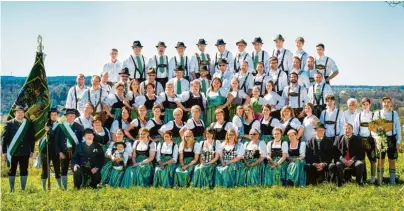  ?? Foto: Armin Zacherl ?? Die Schützenge­sellschaft Stamm Apfeldorf hat das 63. Gauschieße­n ausgericht­et und lädt zu einem Festwochen­ende anlässlich ihres 150 jährigen Bestehens ein.