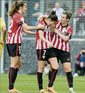  ?? FOTO: ATHLETIC ?? Nekane La delantera abandonó el campo entre lágrimas aplaudida por la afición