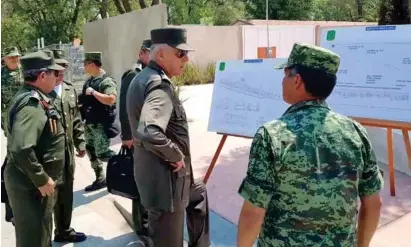  ??  ?? SANTA LUCÍA. El general Salvador Cienfuegos destacó la importanci­a de esta instalació­n de la Fuerza Aérea Mexicana.