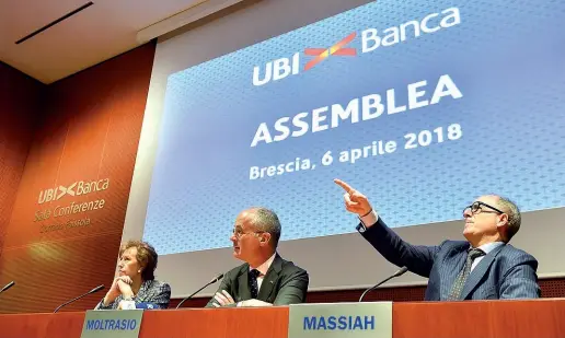  ??  ?? L’assemblea Andrea Moltrasio (a sinistra), Letizia Moratti e Victor Massiah durante l’ultima assemblea Ubi a Brescia