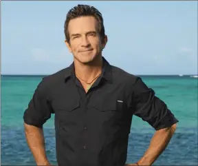  ??  ?? Jeff Probst hosts “Survivor: Edge of Extinction”