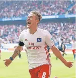  ?? FOTO: DPA ?? Lewis Holtby ist glücklich über seinen ersten Treffer seit 2172 Minuten.