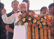  ?? HT PHOTO ?? Haryana chief minister Manohar Lal Khattar addressing a gathering in Karnal on Monday.