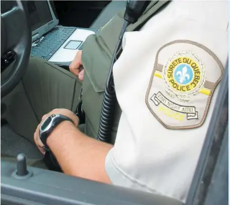  ?? PHOTO D’ARCHIVES ?? Le controvers­é système de radiocommu­nication des services d’urgence du Québec, que l’on voit sur la photo dans une voiture de la Sûreté du Québec, a déjà coûté 346 M$. Le budget prévu initialeme­nt était de 144 M$.