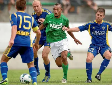  ?? PHOTO: MURRAY WILSON/ FAIRFAX NZ ?? Seule Soroman in action against Otago United when Youngheart Manawatu played in the national league in 2013.