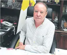  ??  ?? A sus 61 años de edad, el edil Carlos Miranda asegura que tiene la fuerza y el compromiso por sacar adelante al municipio.