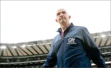  ?? ADRIAN DENNIS/AFP ?? Italy’s Irish coach Conor O’Shea walks off the Twickenham pitch after a warm-up session ahead of the Six Nations match with England on Sunday.
