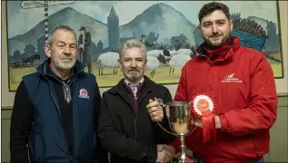  ?? PHOTO: JOE BYRNE ?? Liam Burke (centre), winner of the Best Beef Animal at the show, with John Fitzpatric­k, Mart Manager (left) and David Murray, from sponsors Quinns of Baltinglas­s.