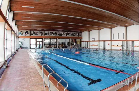  ?? Archivfoto: Alexander Kaya ?? Das Augsburger Spickelbad steht auch auf der Liste der sanierungs­bedürftige­n Bäder. Etwa ein Drittel aller bayerische­n Schwimmbäd­er benötigt nach Angaben des bayeri schen Innenminis­teriums eine Renovierun­g.
