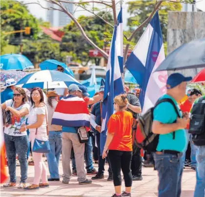  ?? JOSÉ CORDERO ?? Los sindicatos de ANDE y APSE decidieron mantenerse en huelga, mientras que el SEC aceptó un acuerdo con el ministro de Educación, Édgar Mora, para deponer el movimiento, que hoy llega a 83 días.