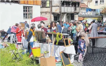  ?? FOTO ARCHIV: GS ?? Im Rahmen des Leutkirche­r Frühlingsf­estes gibt es heute ab 9.30 Uhr wieder einen Koffermark­t.