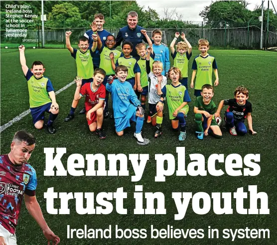 ?? SPORTSFILE ?? Child’s play: Ireland boss Stephen Kenny at the soccer school in Tullamore yesterday