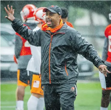  ?? RIC ERNST/PNG FILES ?? B.C. Lions offensive co-ordinator Khari Jones is an admirer of Jonathon Jennings’ level-headed approach and ‘that’s such a hard thing for young guys.’