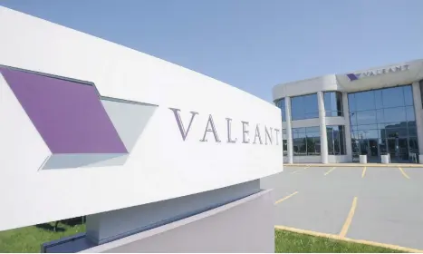  ?? RYAN REMIORZ/THE CANADIAN PRESS FILES ?? Valeant Pharmaceut­icals acquired the barbiturat­e Seconal, or secobarbit­al, after purchasing a portfolio of drugs from Marathon Pharmaceut­icals. Valeant increased the cost of the drug to $3,000 US per 100 capsules, double what it was selling for prior...