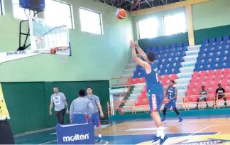  ?? FE ?? Jornada de preparació­n de la selección ayer en el techado del Club San Carlos.