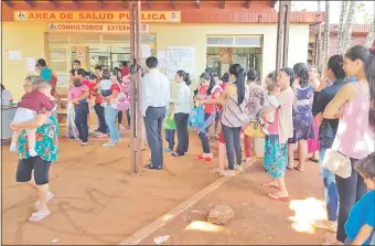  ??  ?? En Ciudad del Este hubo un conflicto por el traslado de camas de UTI del Hospital Regional al Hospital del IPS de la misma ciudad. El procedimie­nto estaba autorizado.