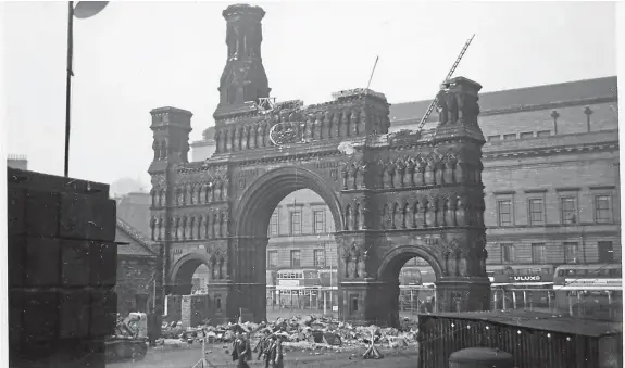  ?? Picture: University of Dundee Archive Services. ?? Demolition of the Royal Arch in Dundee. Read more below right.