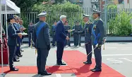  ?? ?? La cerimonia l prefetto Donato Cafagna e il comandante Vittorio Francavill­a