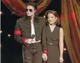  ?? DPA ?? Waren kurz verheirate­t: Lisa Marie Presley und Michael Jackson, 1994.
