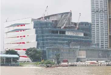  ?? APICHIT JINAKUL ?? Iconsiam is scheduled to open for service on Nov 10.