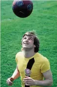  ?? FOTO: IMAGO ?? Dixi Dörner 1977 im Trikot von Dynamo Dresden.