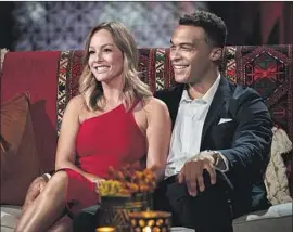  ?? Craig Sjodin ABC ?? “BACHELORET­TE” Clare Crawley and sweetie Dale Moss. The show left untouched any indication of the challenges such interracia­l couples face, expert says.