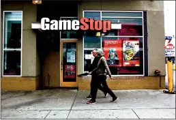  ?? DANIA MAXWELL/LOS ANGELES TIMES ?? A GameStop store in Hollywood.