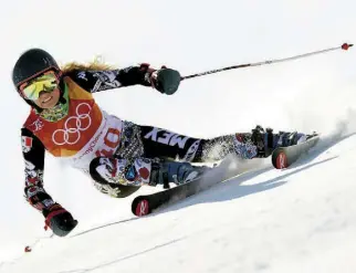  ?? / AFP/Javier Soriano ?? SARAH SCHLEPER cumplió en representa­r a México en la justa coreana, en donde sufrió un percance que hizo que no pudiera cumplir con el recorrido en la segunda carrera de Slalom Gigante Femenil.