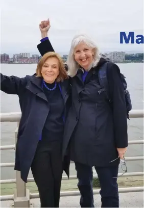  ??  ?? Dr. Sylvia Earle ve Deb Castellana, Birleşmiş Milletler Okyanus Konferansı'nda (UN Ocean Conference)