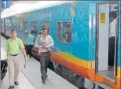  ?? HT FILE ?? On its first regular run on Friday, the Humsafar Express was running ahead of schedule by more than an hour. n