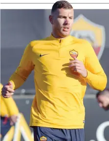  ?? LAPRESSE ?? Edin Dzeko, 33 anni, durante l’allenament­o di ieri a Trigoria