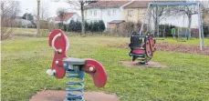  ?? FOTO: H. RUPPERT ?? An den Spielplatz grenzt eine Häuserzeil­e.