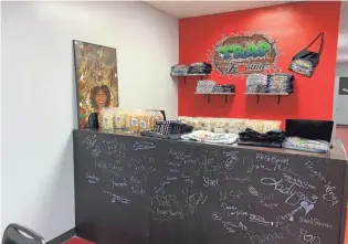  ?? JENNIFER CHANDLER ?? Trap Fusion’s new Cordova location also offers logo merchandis­e and locally-made foods such as Pop’s Kernel popcorn and Beneva Mayweather cinnamon rolls.