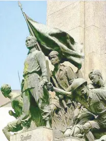  ??  ?? The Bonifacio Monument