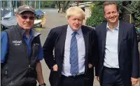  ??  ?? n SUPPORT: Jeff Creak, principal of HOAC, with Boris Johnson and Nick Hurd