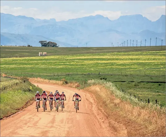  ??  ?? Preserving a former rhino habitat – mountain bikers to the rescue.